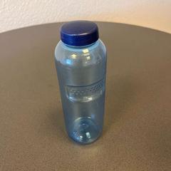 Flasche blau, gemeldet von hoop Kirche - Campus Bremen über iLost
