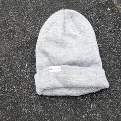 Beanie Grijze thinsulate muts, jak nahlášeno Schaatsbaan Rotterdam pomocí iLost