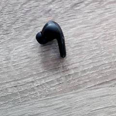 Earpiece, as reported by EBS Tramplein using iLost
