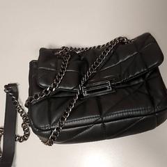 バッグ - Handtas がiLostで Centraal magazijn によって報告されました