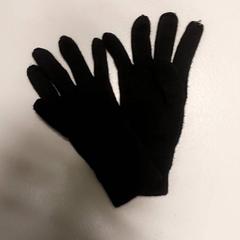 衣類 Handschoenen がiLostで Regio West-Vlaanderen によって報告されました