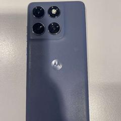 Telefón grijsblauw en zwart Motorola, ako bolo nahlásené Gemeente Bloemendaal pomocou iLost