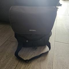 Zwarte fietstas met inhoud がiLostに報告されました