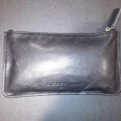 Geldbeutel, gemeldet von Grand Hotel Amrath Kurhaus über iLost