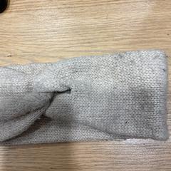 İLost kullanarak Designer Outlet Roosendaal tarafından bildirildiği gibi Kafa bandı Beige