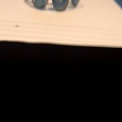 Karkötő Zilverkleurig, blauwe stenen., amint azt TivoliVredenburg az iLost segítségével jelentette.