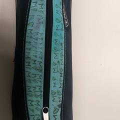 Materiale scolastico Pennenzak, come riportato da Regio West-Vlaanderen utilizzando iLost