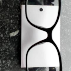 Bicchieri - zwart, come riportato da Centraal magazijn utilizzando iLost