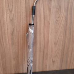 Parasol voor kinderwagen, iLost를 사용하여 Rotterdam The Hague Airport에 보고됨