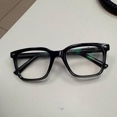 Lunettes, a été signalé par ilévia utilisant iLost