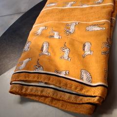 チョーカー marron et noir avec léopard がiLostで IKEA Hénin-Beaumont によって報告されました