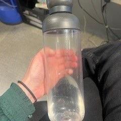 Flaska, rapporterat av Cursus en vergadercentrum Domstad med iLost