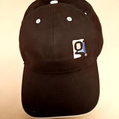 قبعة بيسبول، كما تم الإبلاغ عنه بواسطة Mövenpick Hotel Amsterdam City Centre عبر iLost