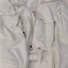 Chaqueta, ha sido reportado por Arriva Limburg Noord con iLost