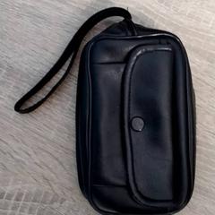 حقائب حمل وحقائب اليد Zwart، كما تم الإبلاغ عنه بواسطة Arriva Infoshop Enschede عبر iLost