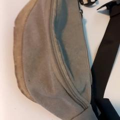Bauchtasche, gemeldet von Arriva Limburg Noord über iLost
