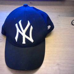 Cappellino da baseball zwart, come riportato da Bobbejaanland utilizzando iLost