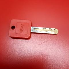 Sĺeutel, gisa salatu by UvA REC iLost erabiliz