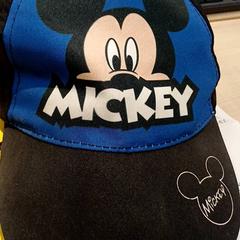 قبعة بيسبول Casquette bleu enfant، كما تم الإبلاغ عنه بواسطة IKEA Toulouse عبر iLost