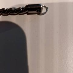 Pulsera, ha sido reportado por De Efteling con iLost