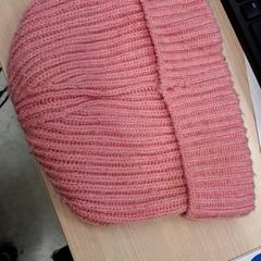Beanie Rose h&m, amint azt IKEA Dijon az iLost segítségével jelentette.