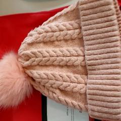 Roupa - Muts, como reportado por Regio West-Vlaanderen utilizando o iLost