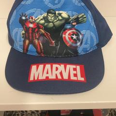 Casquette de baseball Blauw marvel, a été signalé par IKEA Utrecht utilisant iLost
