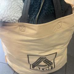 Sac de courses Aldi, a été signalé par Regio Limburg - Leuven utilisant iLost