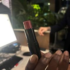 Lippenstift PINK, zoals gemeld door Leonardo Hotel Amsterdam Rembrandtpark met iLost