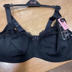 Podprsenka Zwarte BH, jak nahlášeno Designer Outlet Roosendaal pomocí iLost