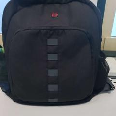 حقائب الظهر والحقائب النهارية Zwart، كما تم الإبلاغ عنه بواسطة Arriva Limburg Zuid عبر iLost