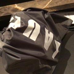 Bolsa, segundo informou Van der Valk Hotel Amsterdam Zuidas usando iLost