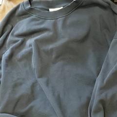 Kleding Trui, como reportado por Centraal magazijn utilizando o iLost