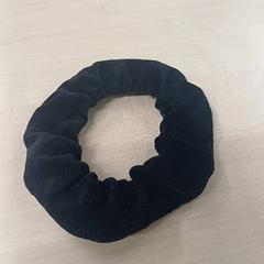 Scrunchies per capelli, come riportato da IKEA Orléans - Ardon utilizzando iLost
