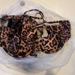 수영복, iLost를 사용하여 Inntel Hotels Utrecht Centre에 보고됨