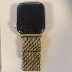 Inteligentné hodinky Gouden band, ako bolo nahlásené Pathé Schiedam pomocou iLost