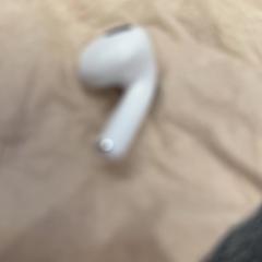 이어폰, iLost를 사용하여 Rotterdam The Hague Airport에 보고됨