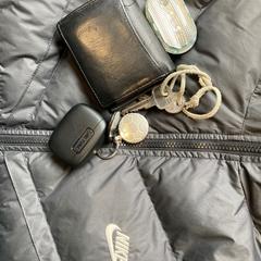 Jacke Jas merk NIke kleur antraciet, gemeldet von Gemeente Brummen über iLost