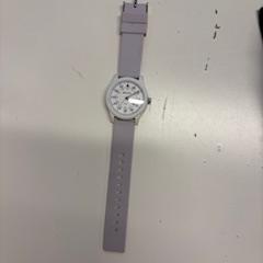 Polshorloge paars, como reportado por Avonturenpark Hellendoorn utilizando o iLost