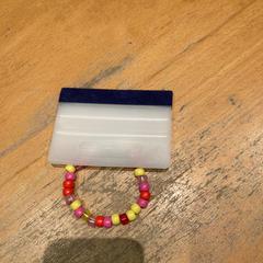 Armbandje, zgłoszono przez Pathé Ede przy użyciu iLost