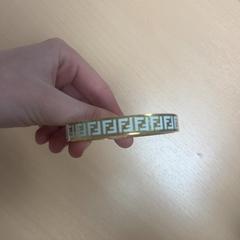 Polsera Goud lichtblauw, segons ha informat DoubleTree by Hilton Rotterdam Centre mitjançant iLost