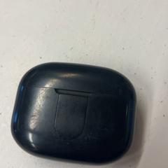 Bluetooth earphones case, as reported by GVB using iLost