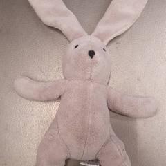 Brinquedo de pelúcia Kanin, como reportado por IKEA Linköping utilizando o iLost