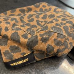 Portabebé, segons ha informat Rotterdam The Hague Airport mitjançant iLost