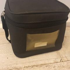 Borsa fresca Zwart, come riportato da DierenPark Amersfoort utilizzando iLost