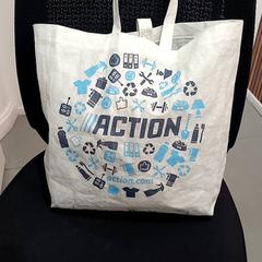 Bolsa tote, segundo informou allGo Almere usando iLost