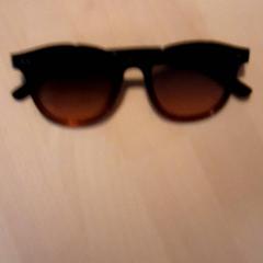 Ulleres de sol Bruin, segons ha informat LUMC mitjançant iLost