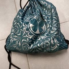 Bolsa de gimnasia Groen/zilver, ha sido reportado por Regio Oost-Vlaanderen con iLost