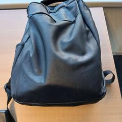 バックパック zwart がiLostで UVO Vervoer によって報告されました