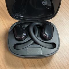 Earphones, as reported by Connexxion Amstelland-Meerlanden Schiphol Zuid using iLost